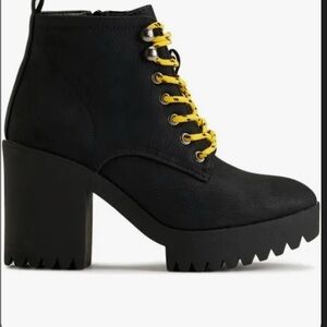 Seven7 boots 2 pairs one black&one green